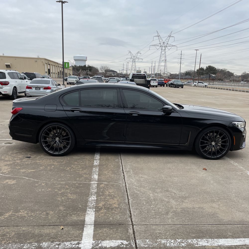 2022 BMW 7-Series M760xi
