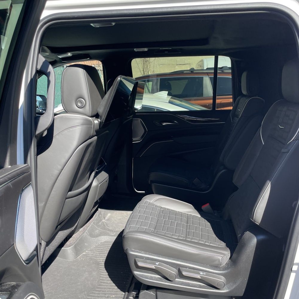 2024 Cadillac Escalade ESV Sport Platinum