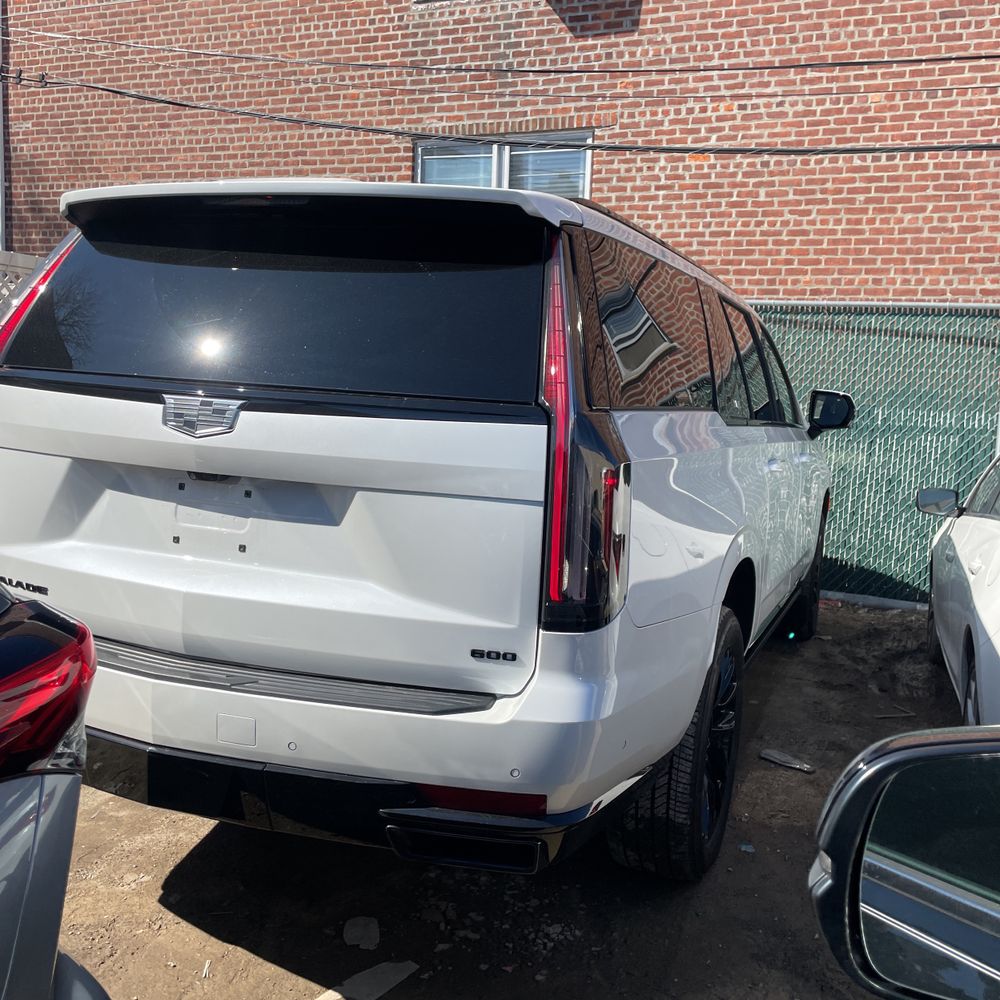 2024 Cadillac Escalade ESV Sport Platinum