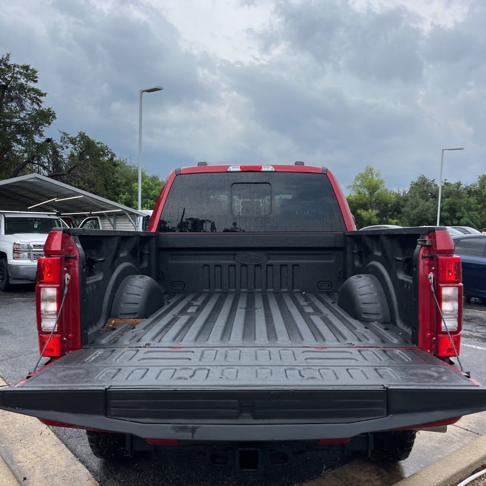 2022 Ford F-350 Super Duty Lariat