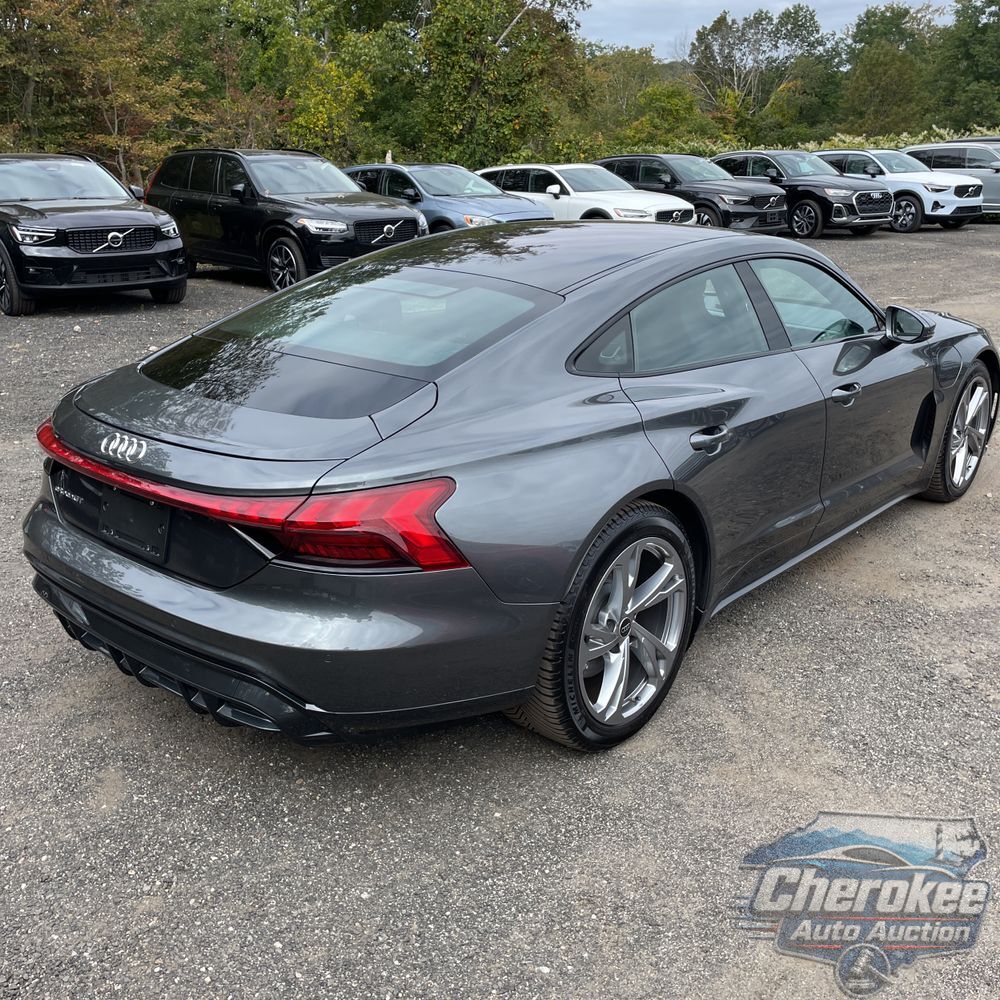 2023 Audi e-tron GT Premium Plus