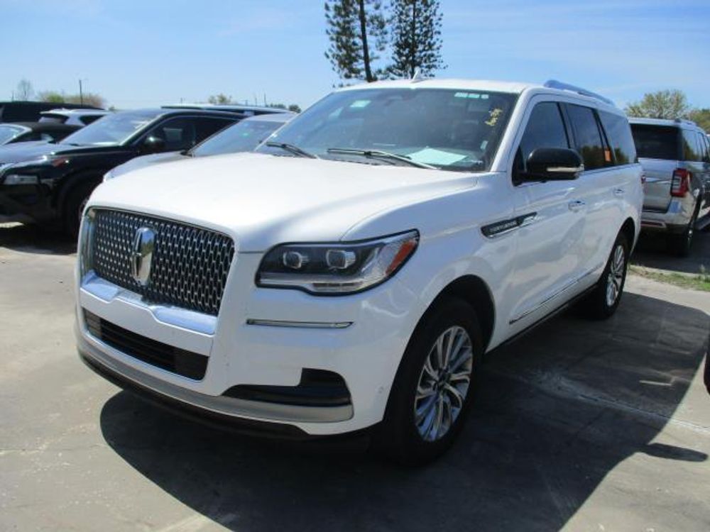2023 Lincoln Navigator Standard