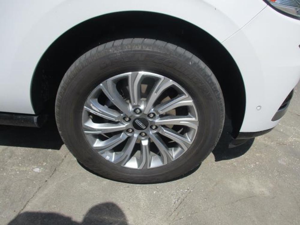 2023 Lincoln Navigator Standard