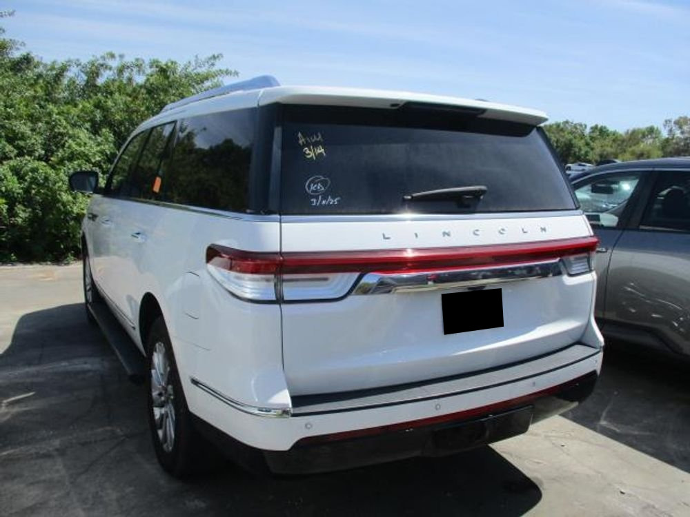 2023 Lincoln Navigator Standard