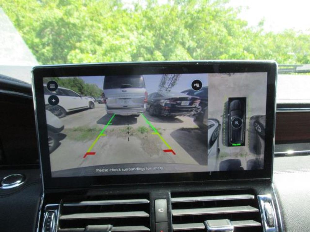 2023 Lincoln Navigator Standard