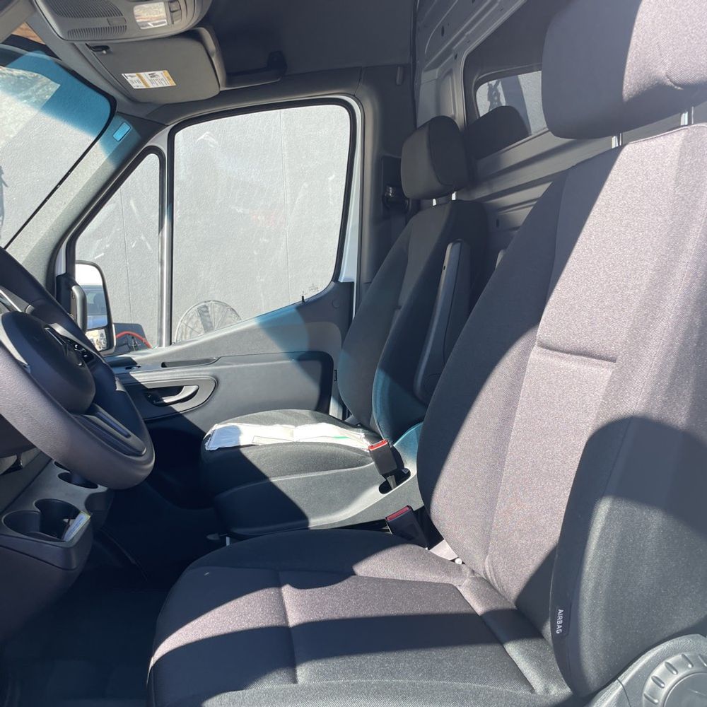 2024 Mercedes-Benz Sprinter 2500