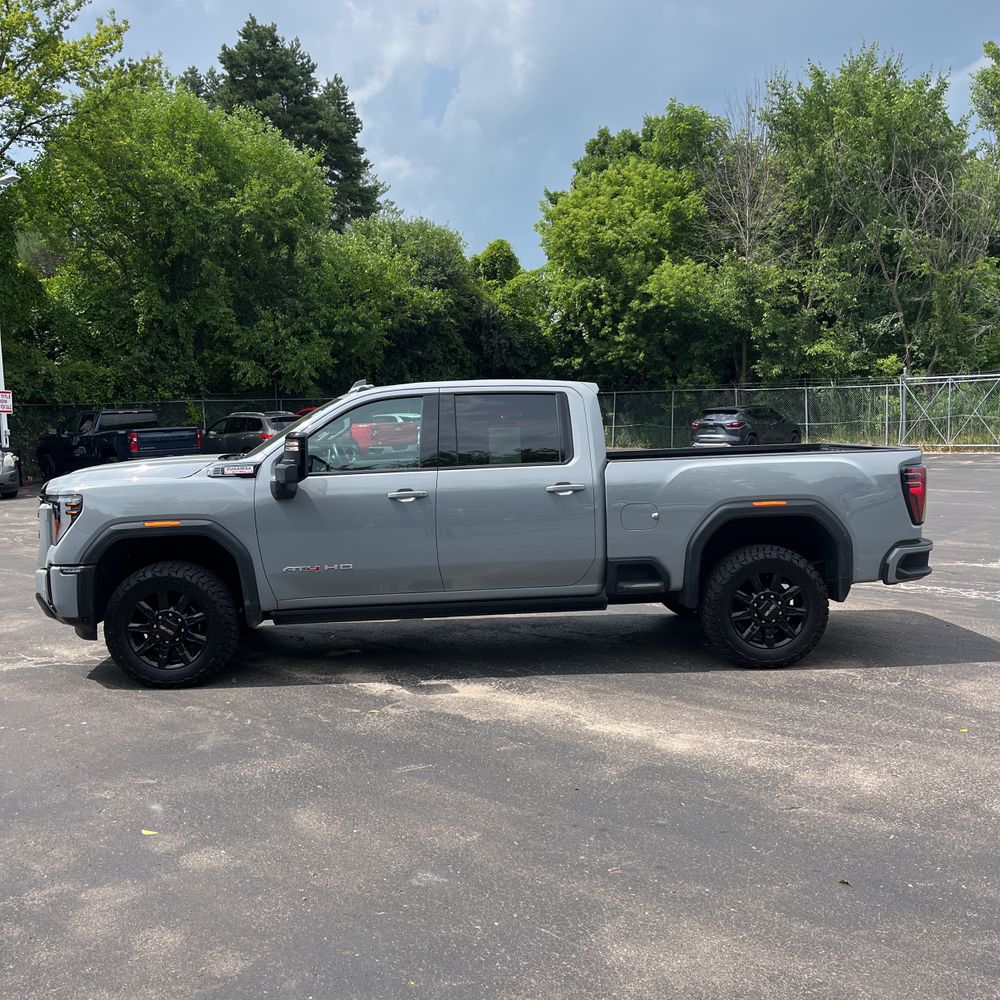 2025 GMC Sierra 2500HD AT4