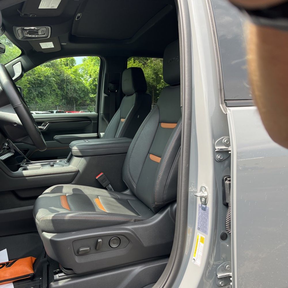 2025 GMC Sierra 2500HD AT4