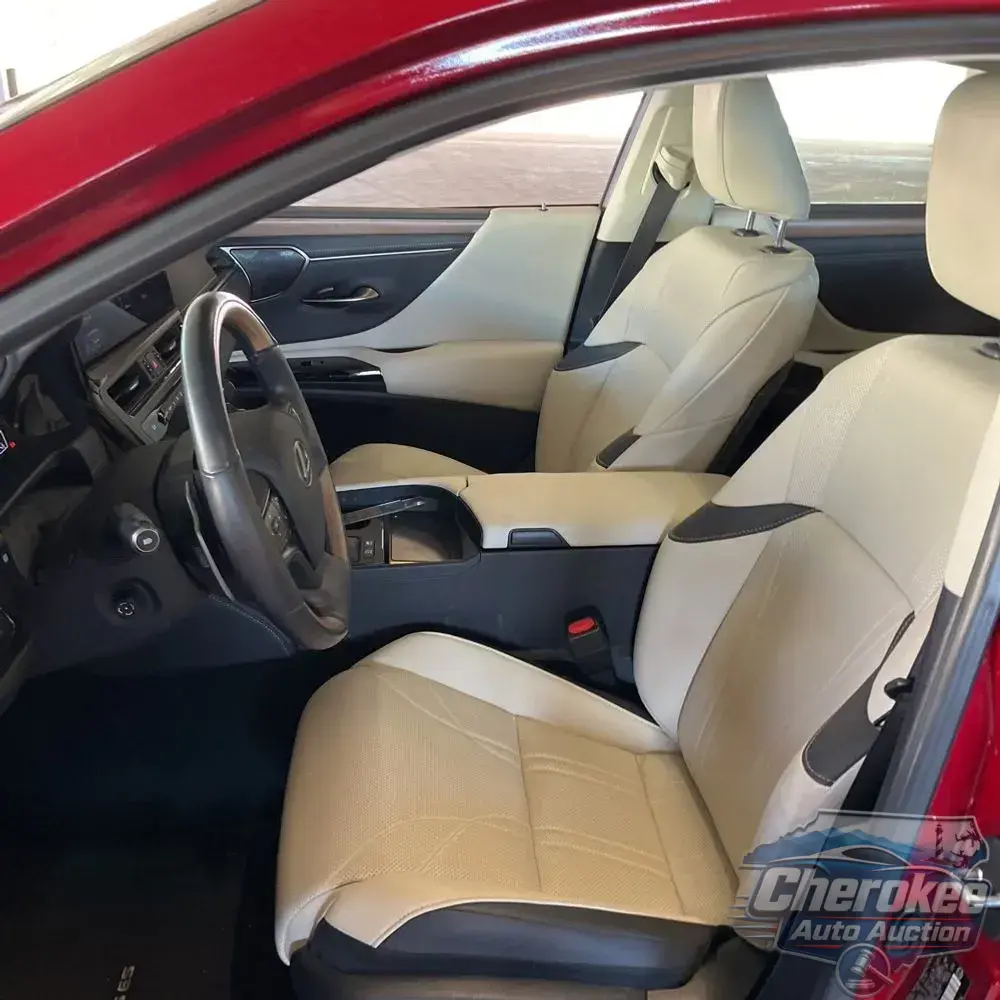 2024 Lexus ES 300h Luxury