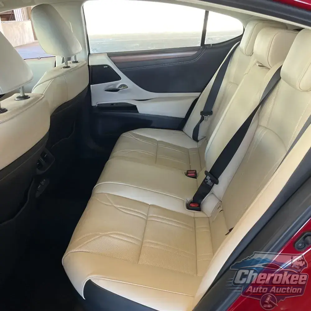 2024 Lexus ES 300h Luxury