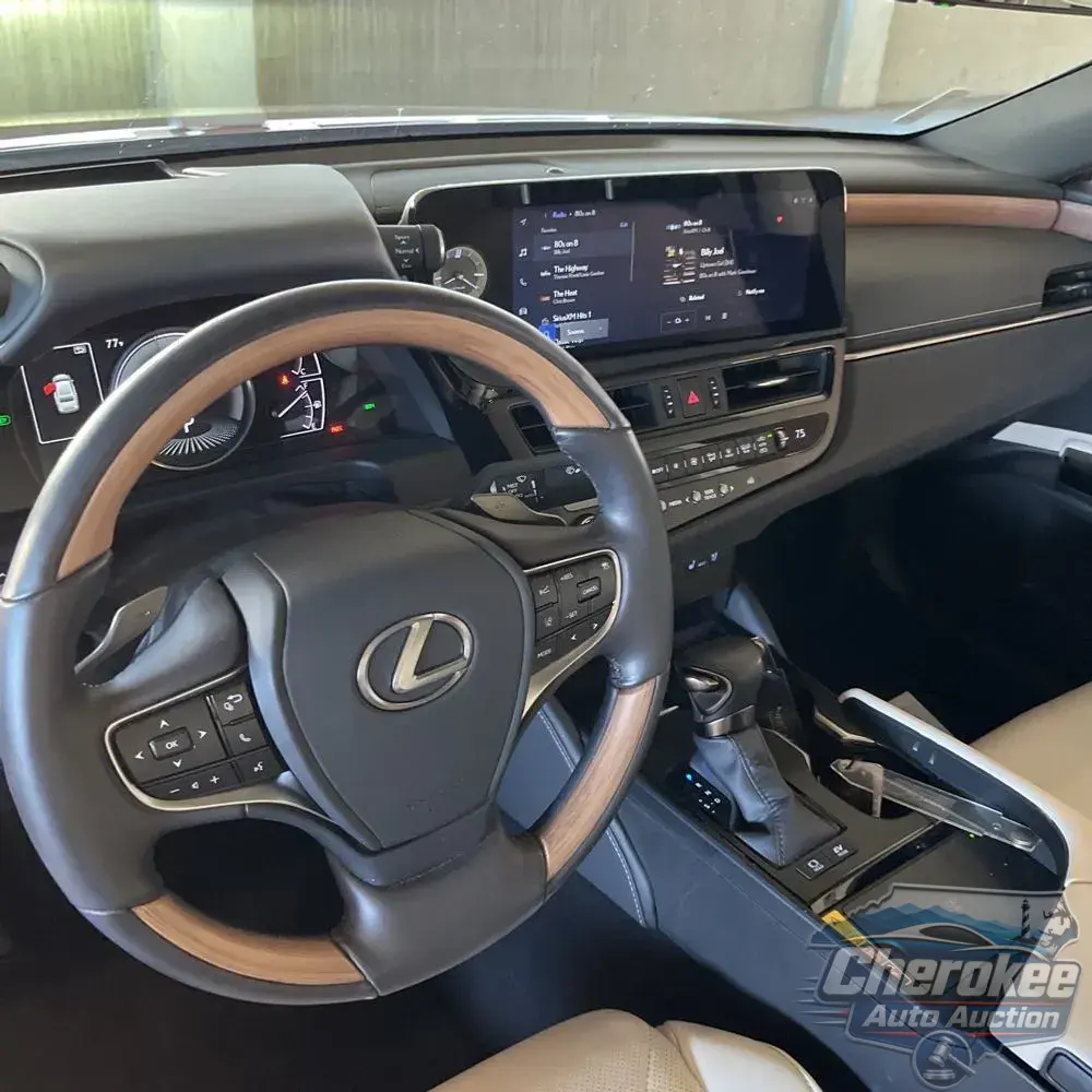 2024 Lexus ES 300h Luxury