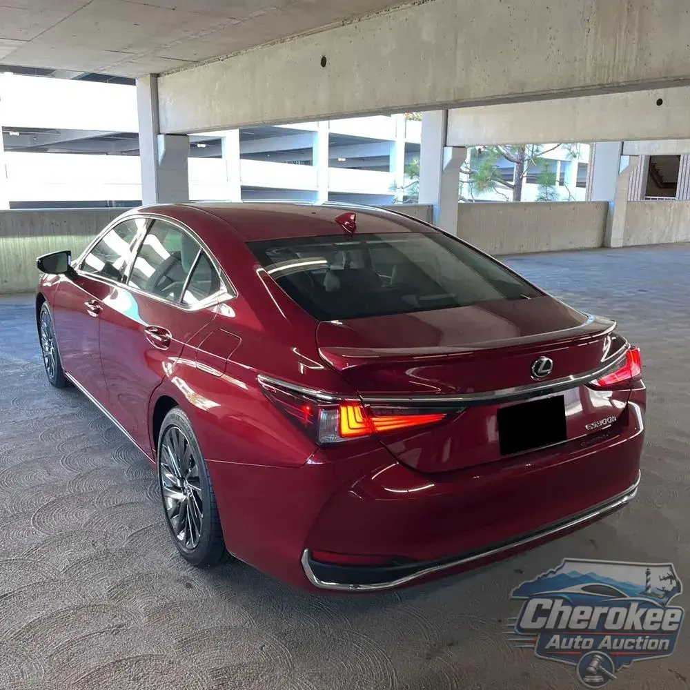 2024 Lexus ES 300h Luxury