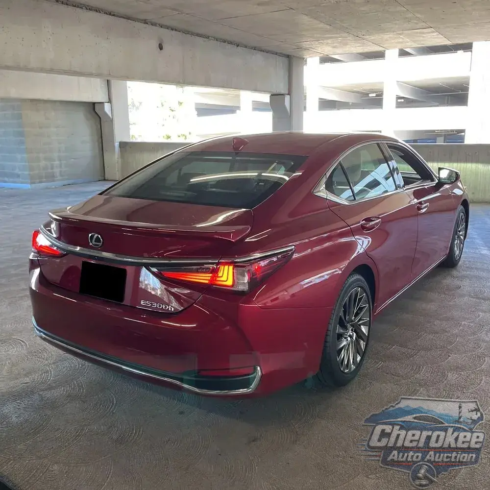 2024 Lexus ES 300h Luxury
