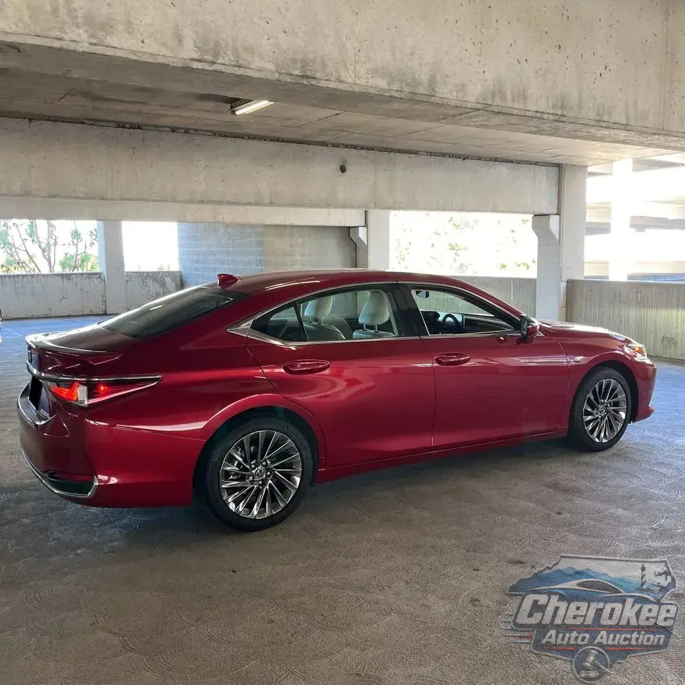 2024 Lexus ES 300h Luxury