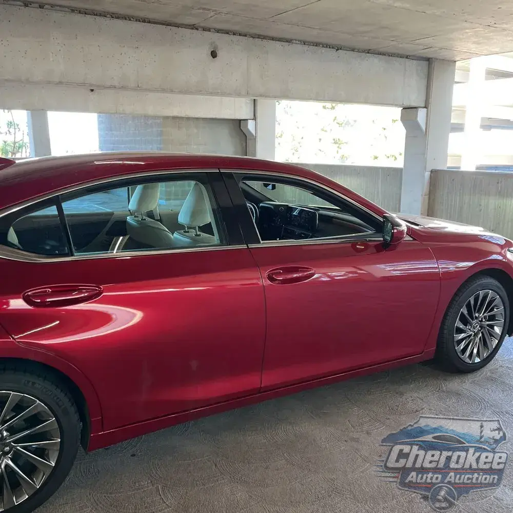 2024 Lexus ES 300h Luxury