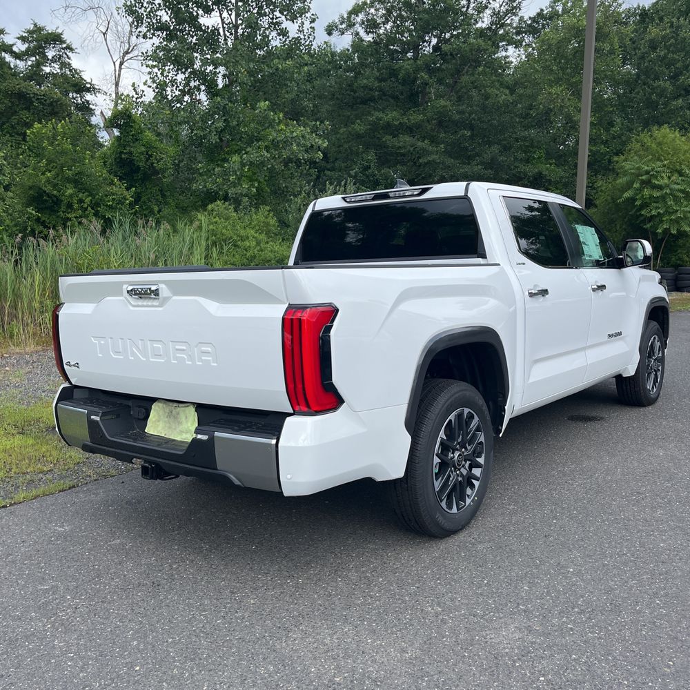 2024 Toyota Tundra Limited HV