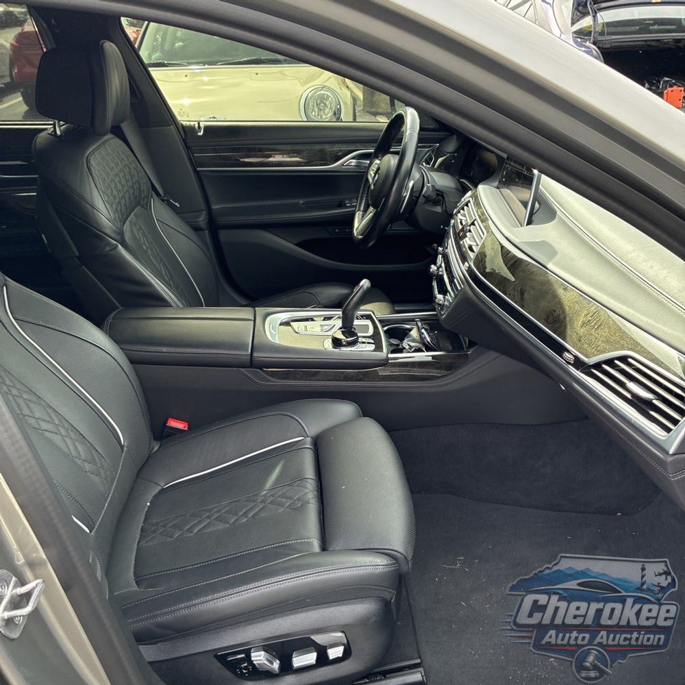 2022 BMW 7-Series 750xi