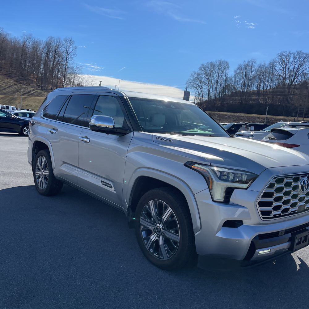 2023 Toyota Sequoia Capstone
