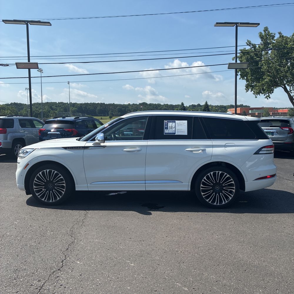 2022 Lincoln Aviator Black Label