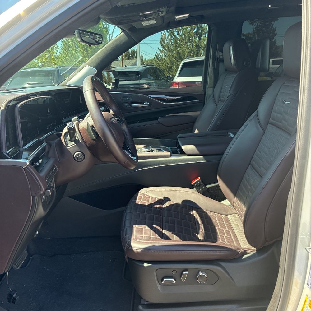 2024 Cadillac Escalade Sport Platinum