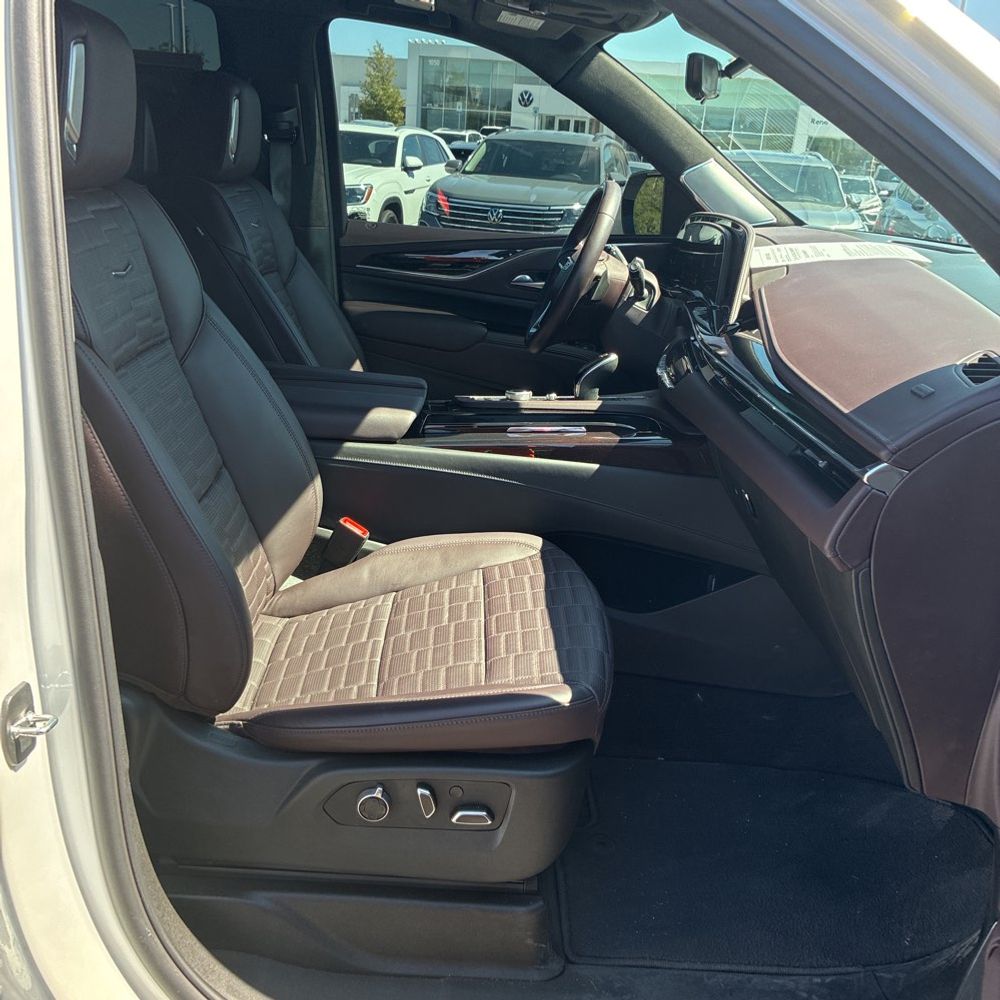 2024 Cadillac Escalade Sport Platinum