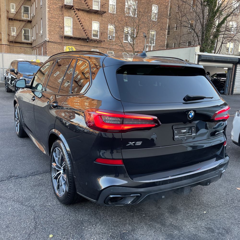 2022 BMW X5 XDrive40i w/ M Sport Pkg