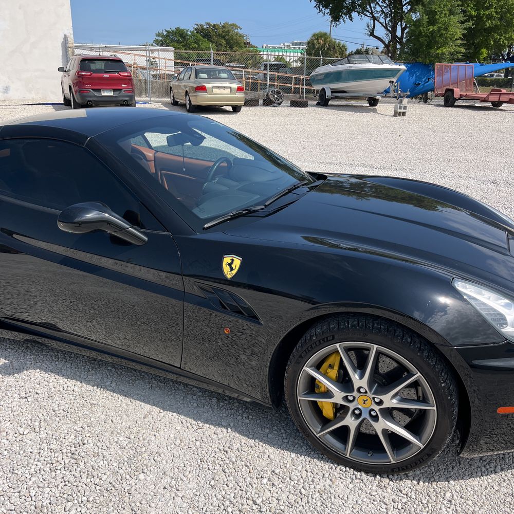 2013 Ferrari California Base