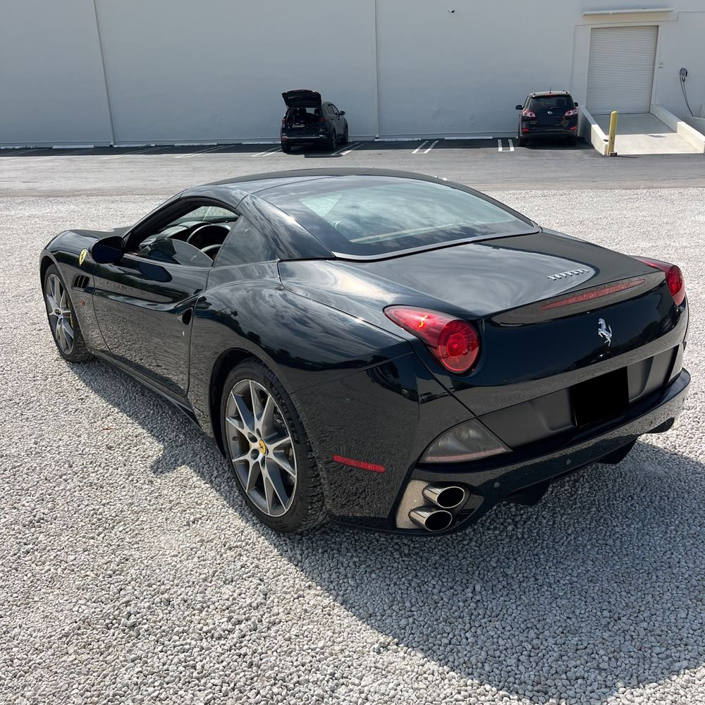 2013 Ferrari California Base