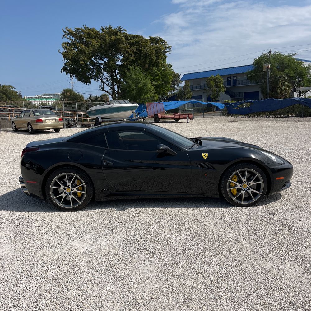 2013 Ferrari California Base