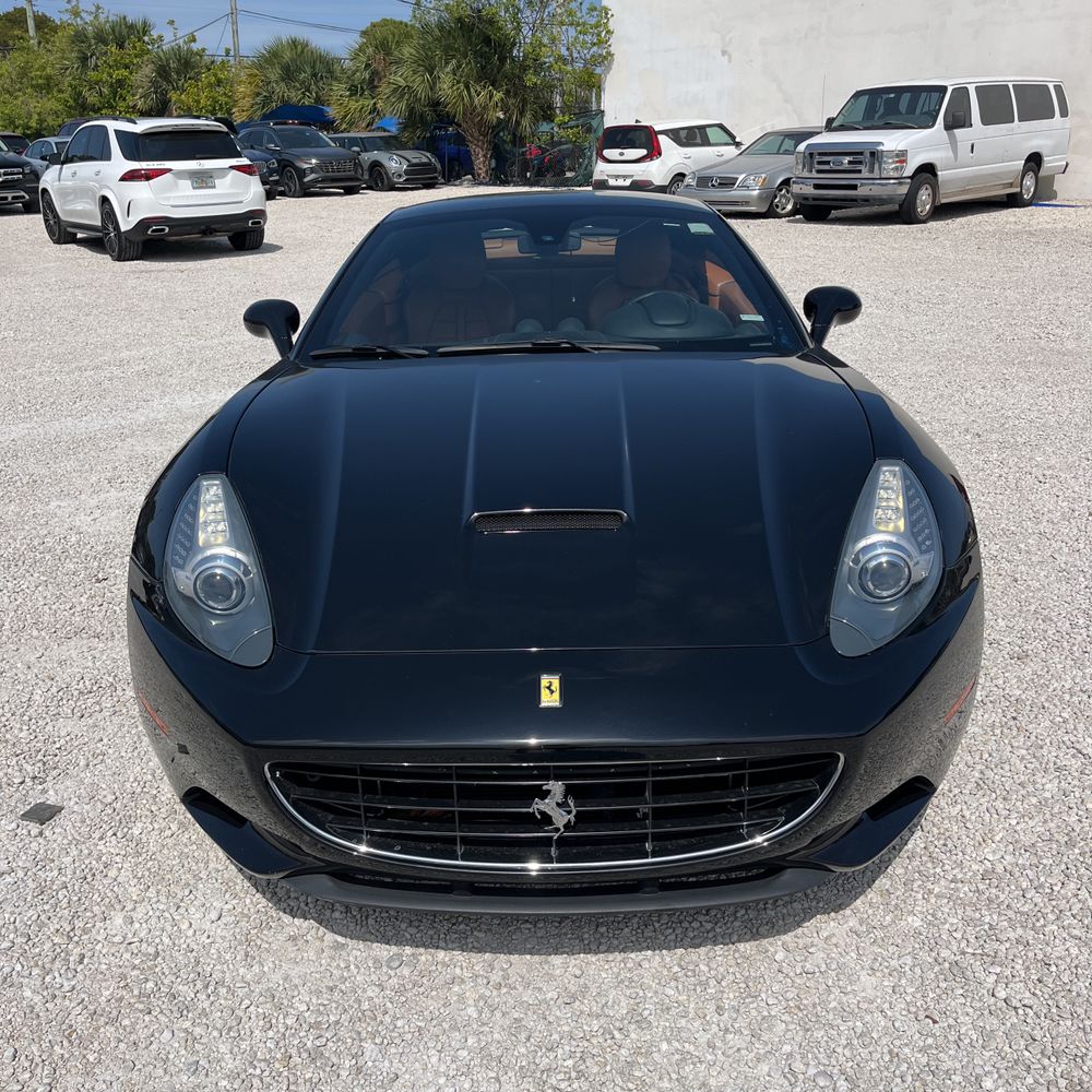 2013 Ferrari California Base
