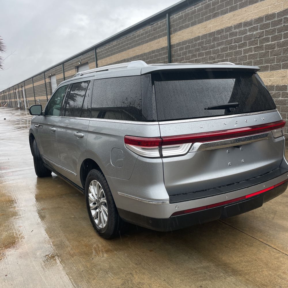 2023 Lincoln Navigator Standard