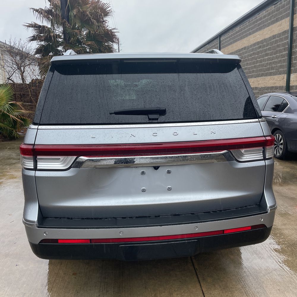 2023 Lincoln Navigator Standard