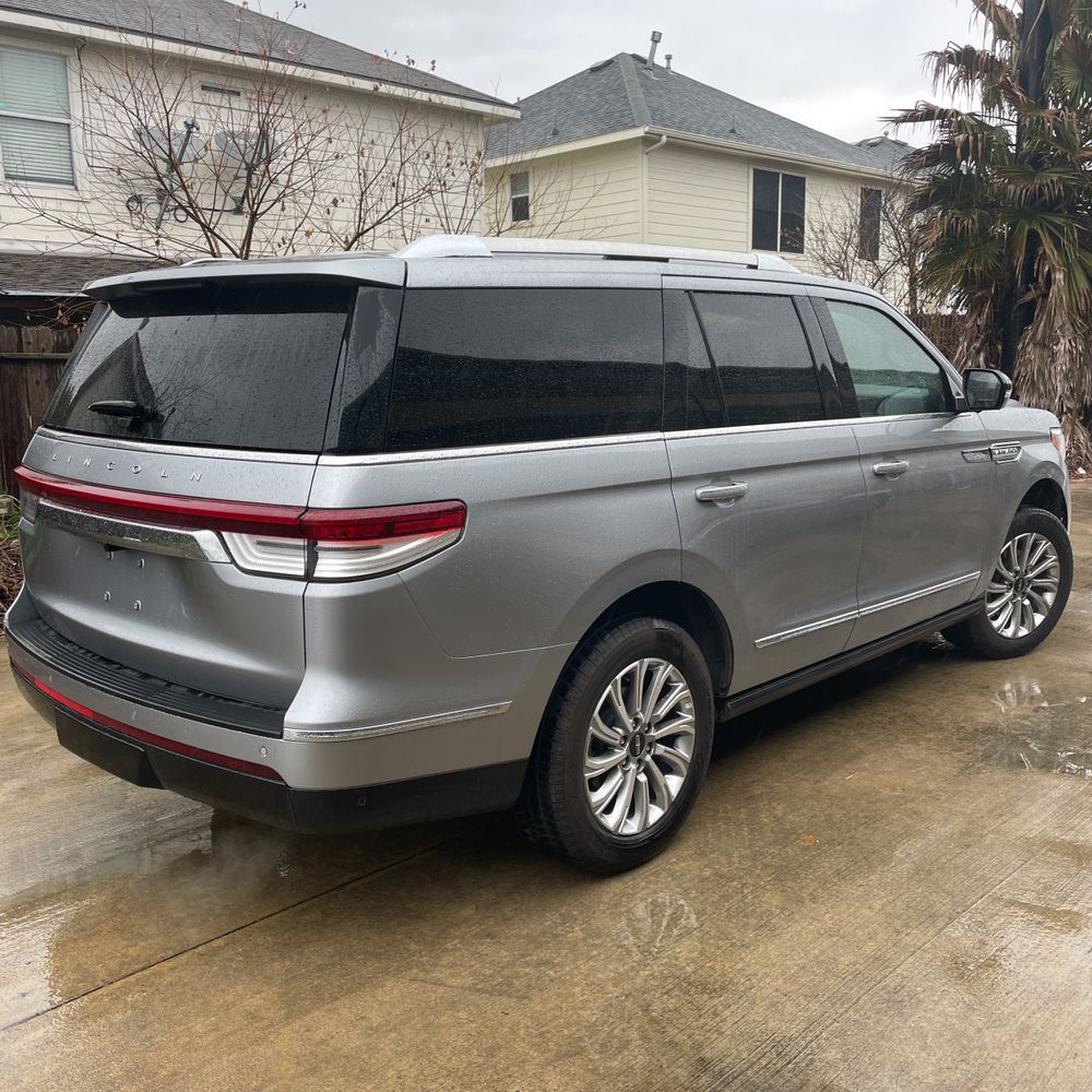 2023 Lincoln Navigator Standard