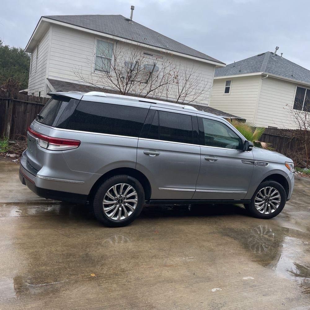 2023 Lincoln Navigator Standard