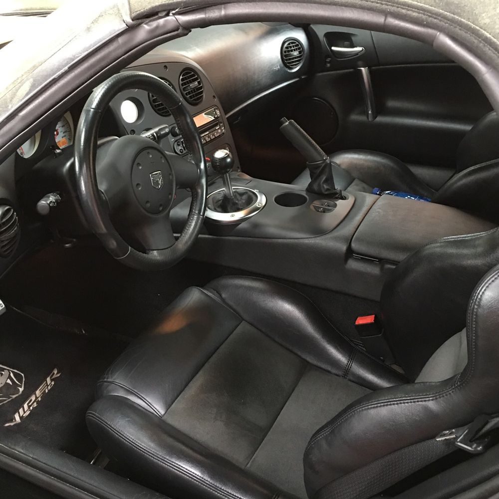 2004 Dodge Viper SRT-10