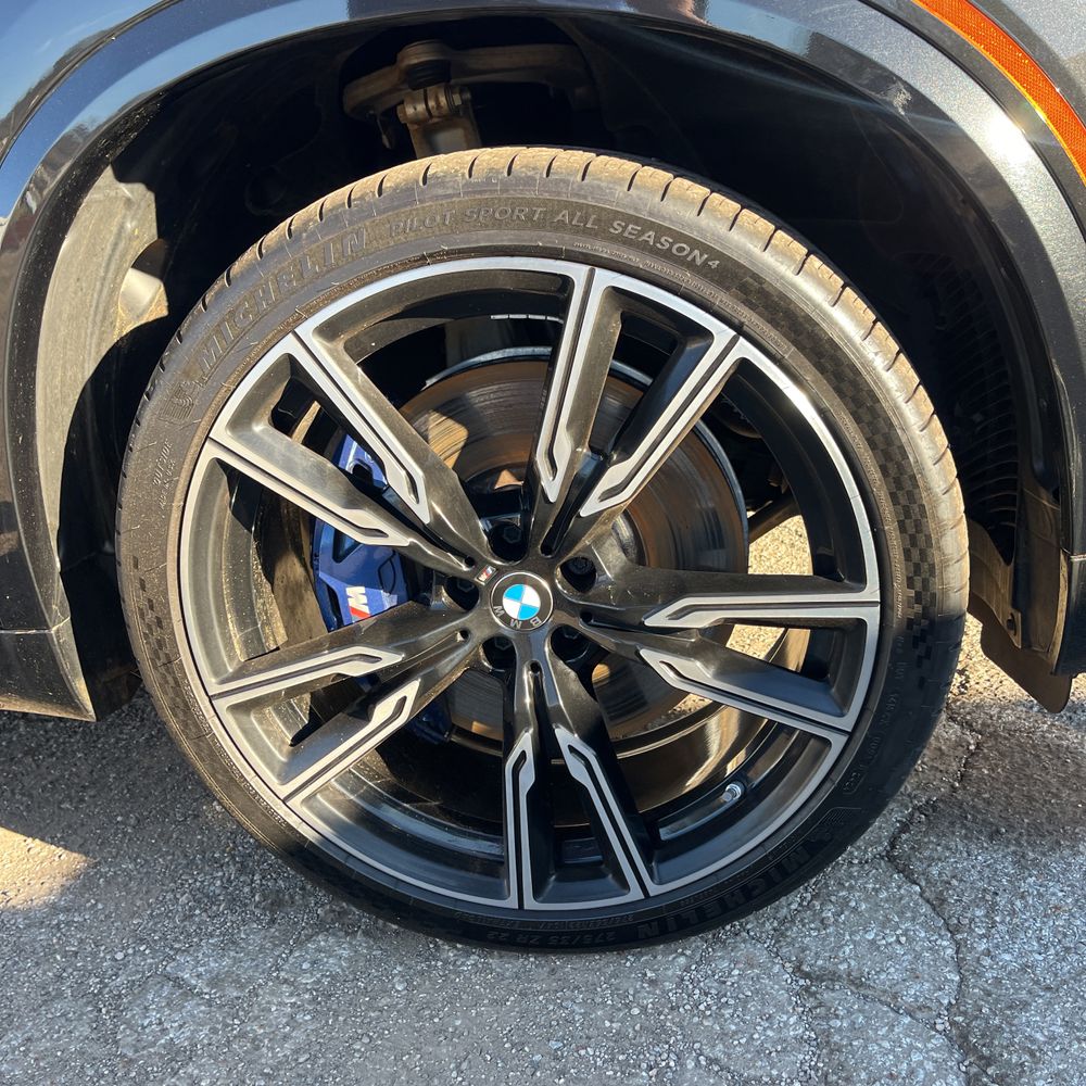 2024 BMW X5 M60i