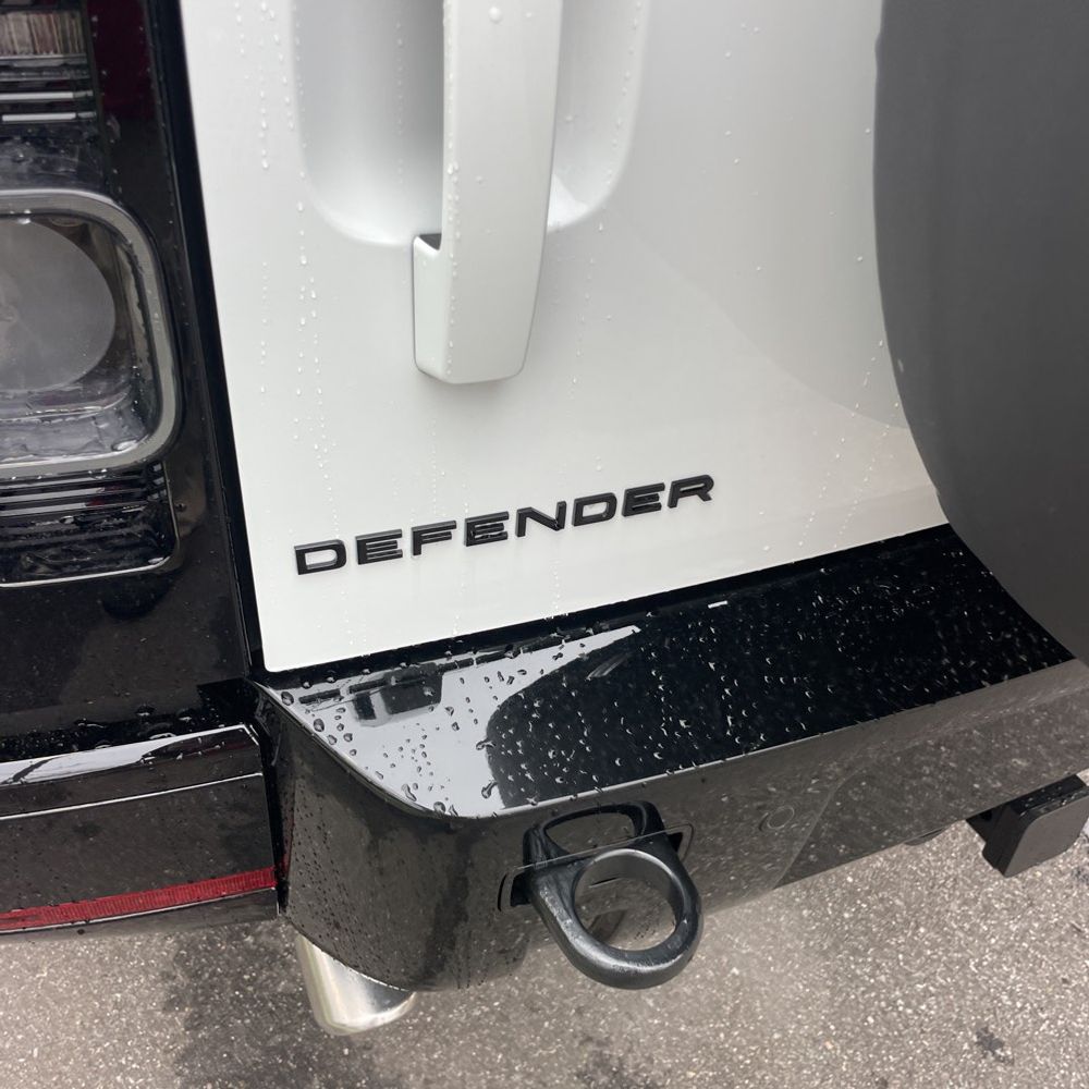 2025 Land Rover Defender 130 V8 P500