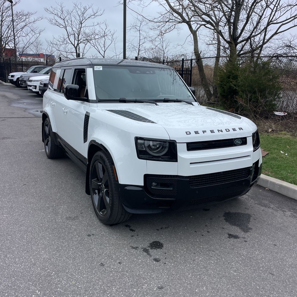 2025 Land Rover Defender 130 V8 P500
