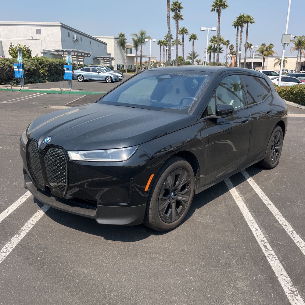 2025 BMW iX xDrive50