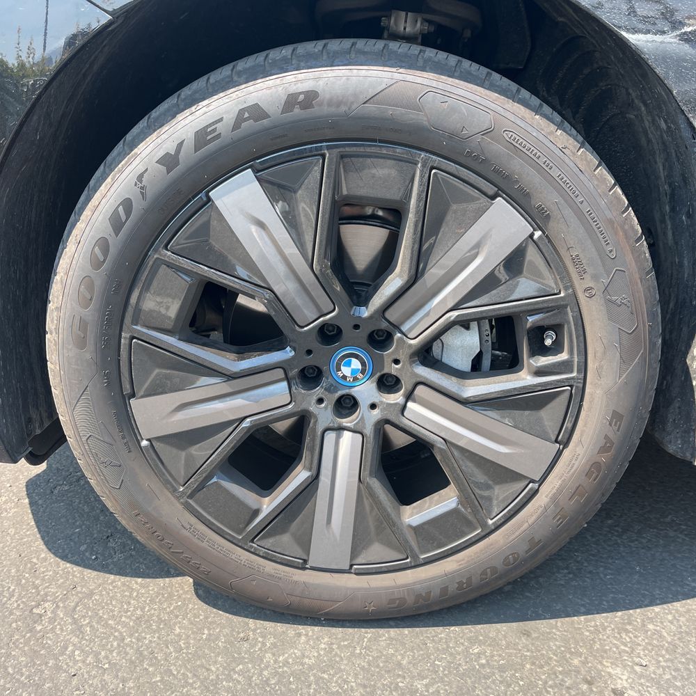 2025 BMW iX xDrive50