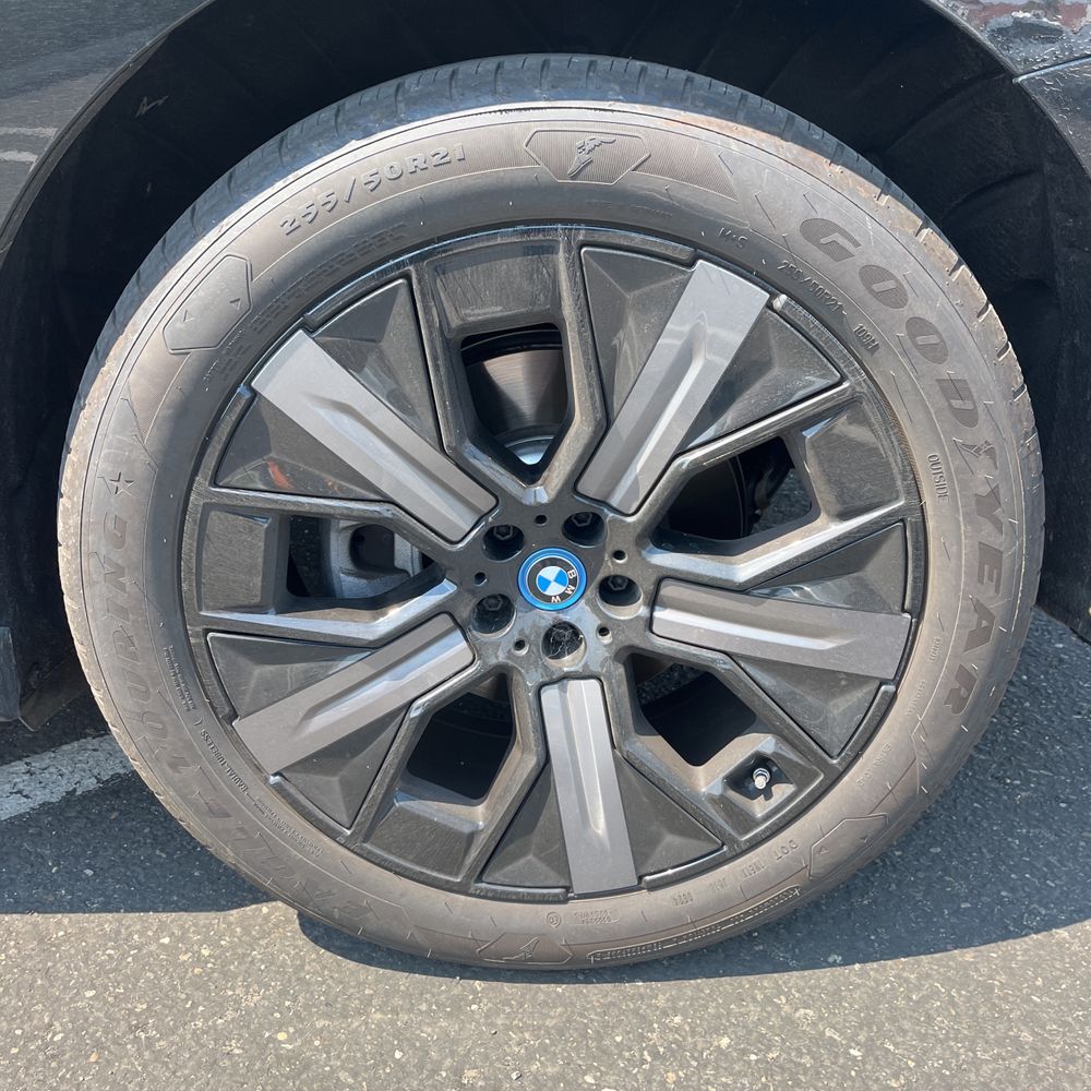 2025 BMW iX xDrive50