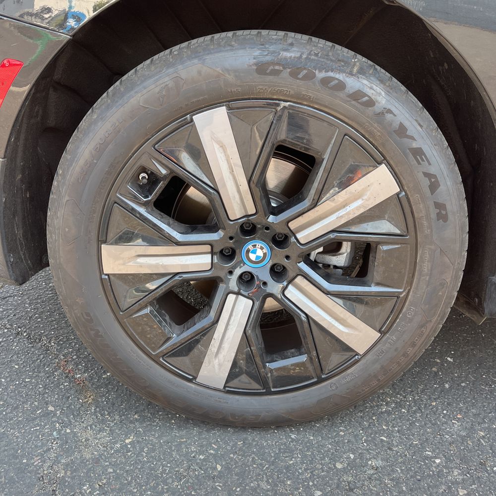 2025 BMW iX xDrive50
