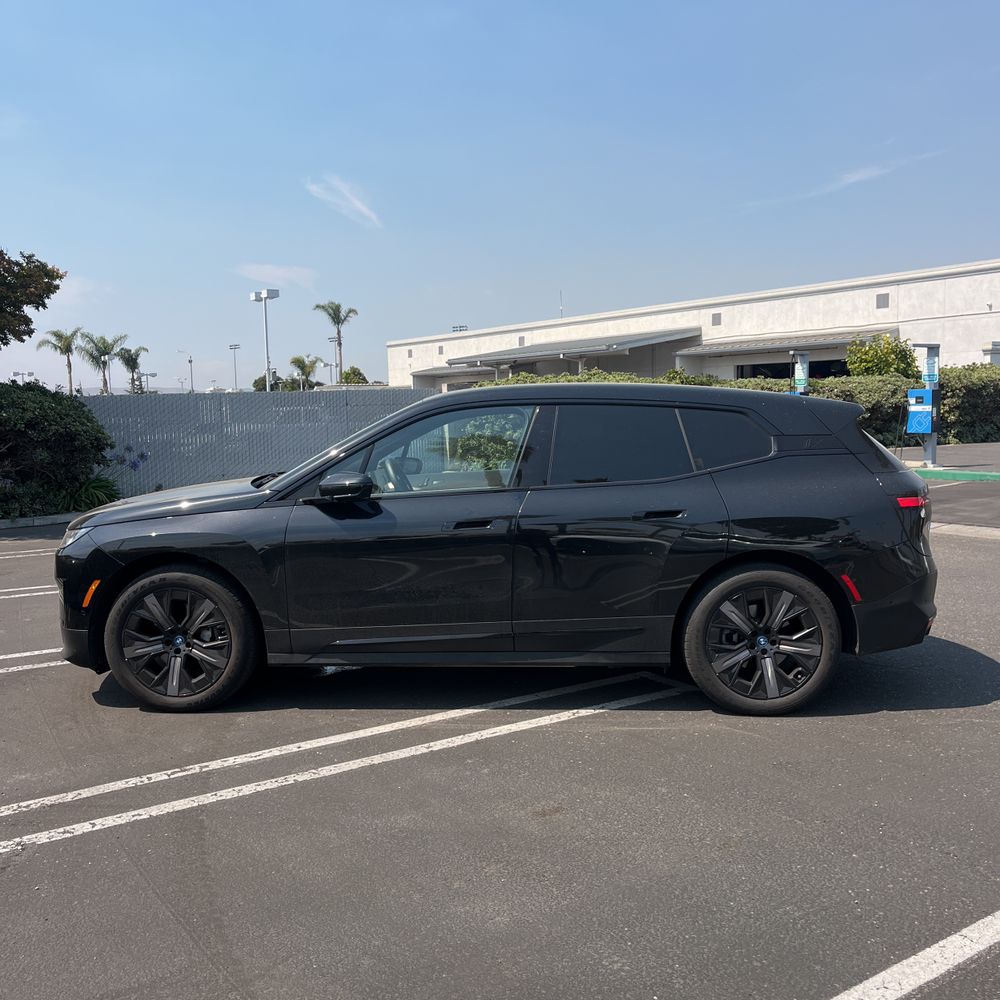 2025 BMW iX xDrive50