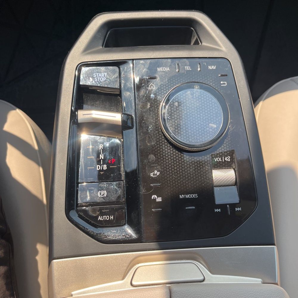 2025 BMW iX xDrive50