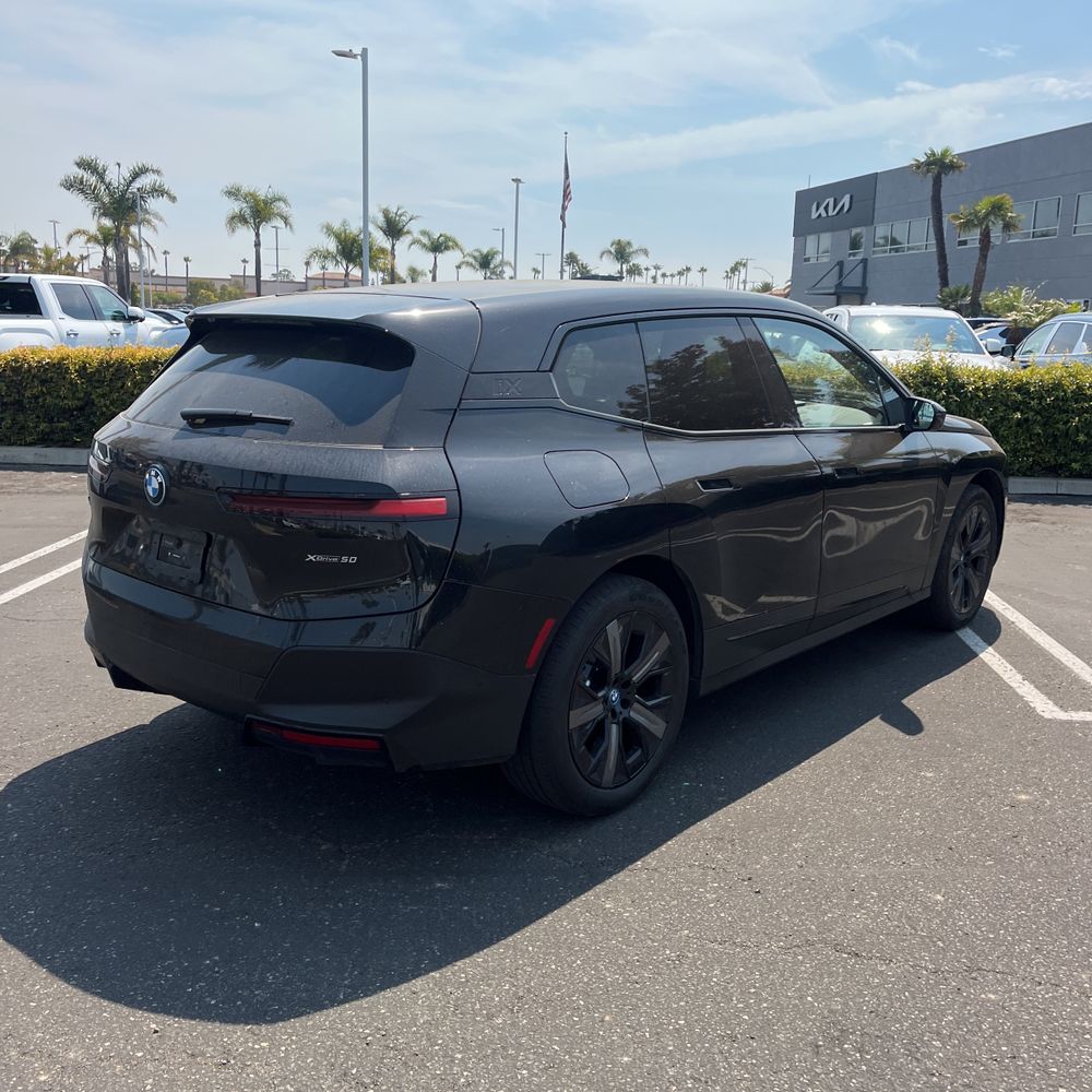 2025 BMW iX xDrive50
