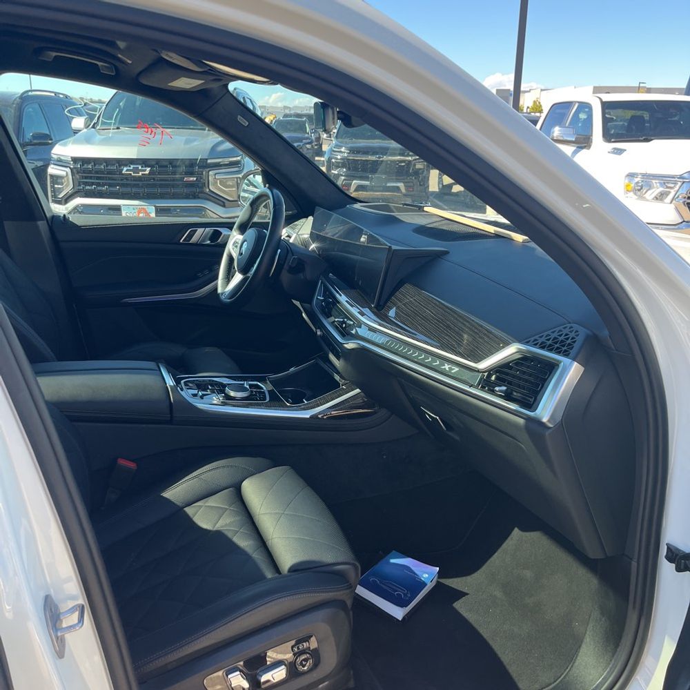 2025 BMW X7 XDrive40i