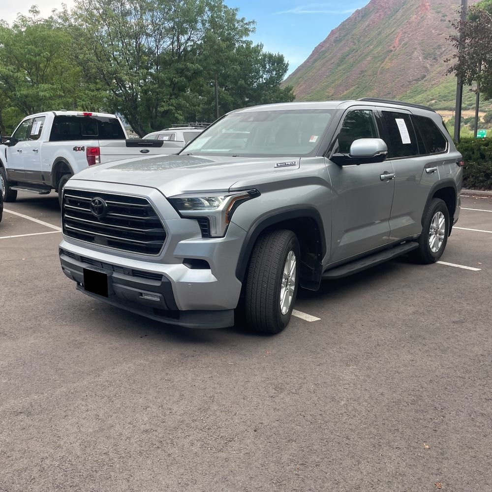 2023 Toyota Sequoia SR5
