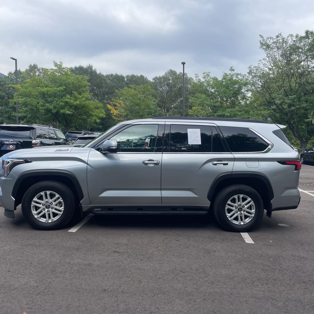 2023 Toyota Sequoia SR5