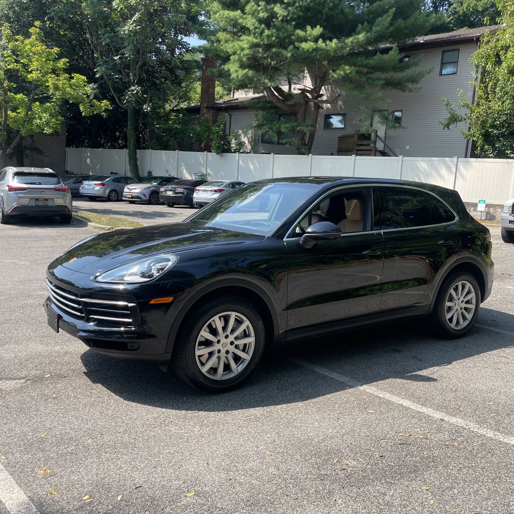 2022 Porsche Cayenne Base