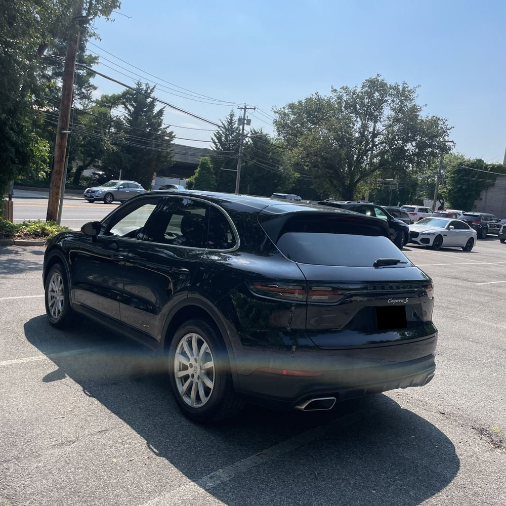 2022 Porsche Cayenne Base